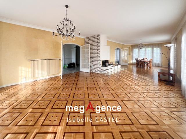 Maison 7 pièces 210 m²