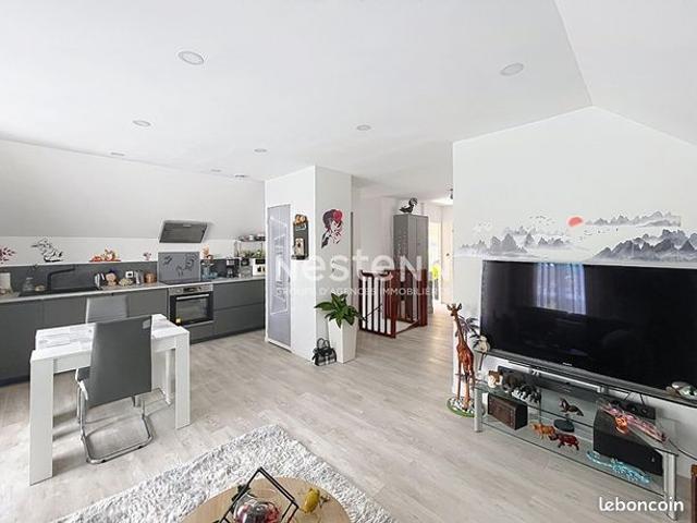 Maison 7 pièces 210 m²