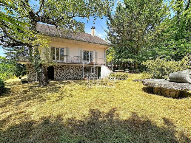 Maison 7 pièces 210 m²