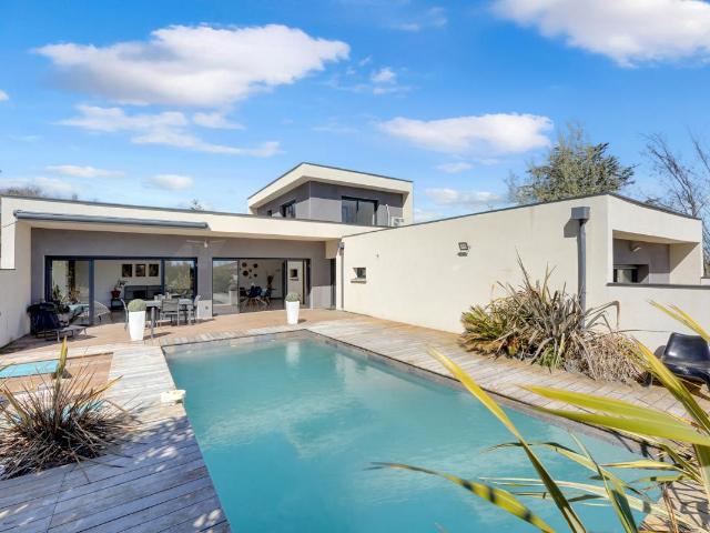 Maison 7 pièces 210 m²