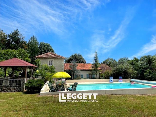 Maison 7 pièces 230 m²