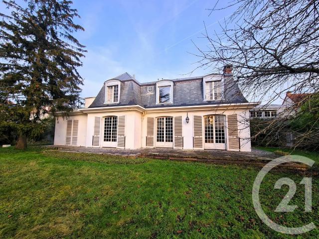 Maison 7 pièces 210 m²