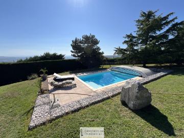 Maison 7 pièces 210 m²