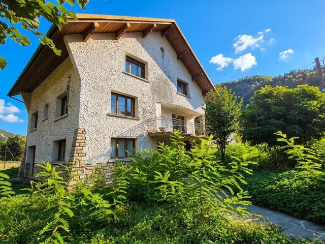 Maison 7 pièces 210 m²