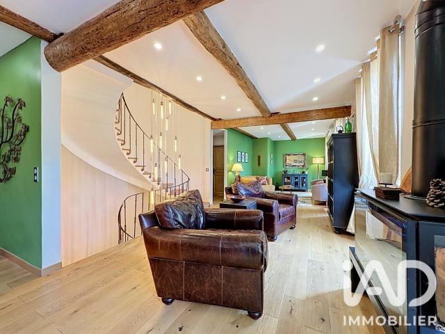 Maison 7 pièces 210 m²