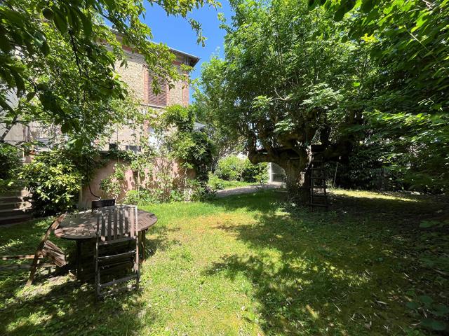 Maison 7 pièces 210 m²