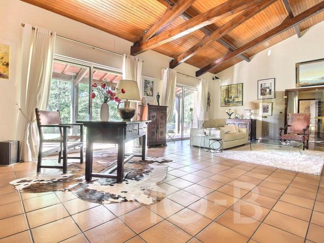 Maison 7 pièces 210 m²