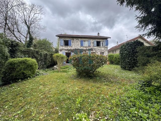 Maison 7 pièces 211 m²
