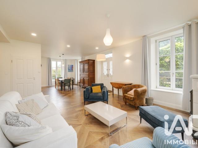 Maison 7 pièces 211 m²