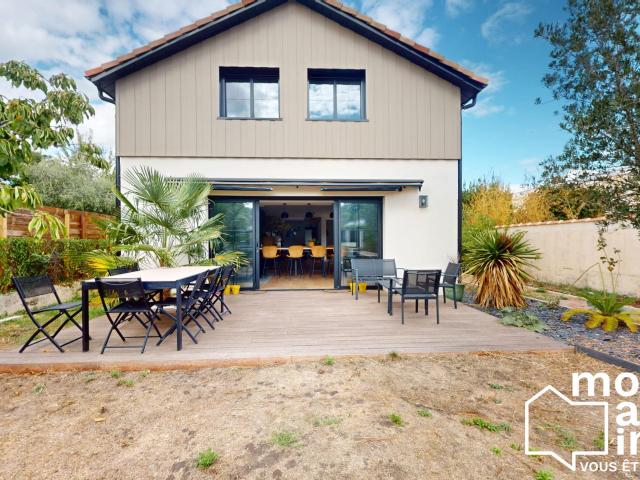 Maison 7 pièces 211 m²