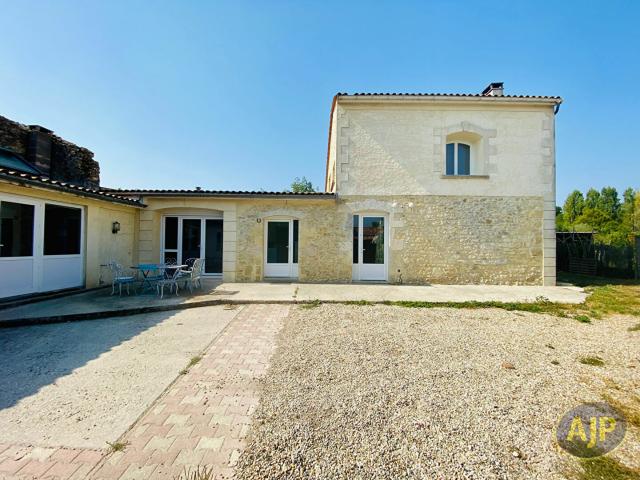 Maison 7 pièces 211 m²