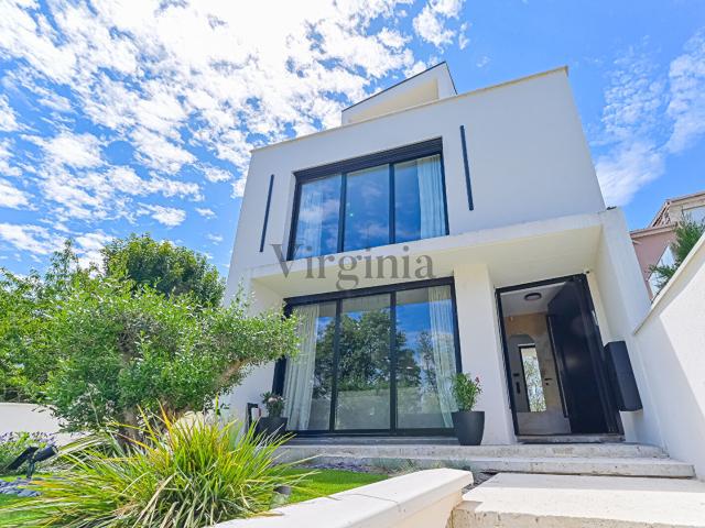 Maison 7 pièces 211 m²