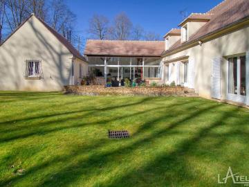 Maison 7 pièces 211 m²