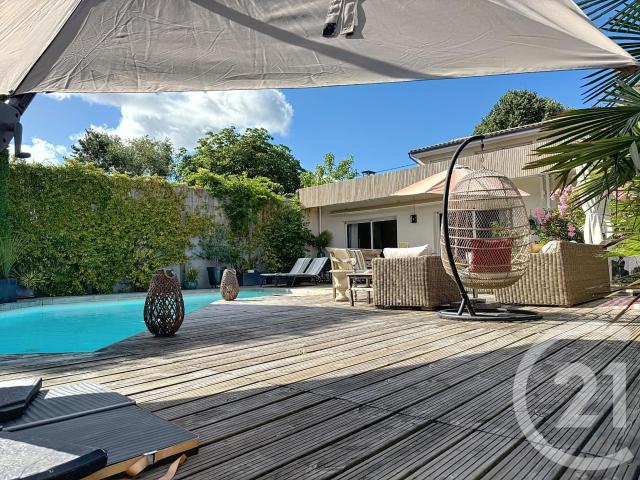 Maison 7 pièces 211 m²