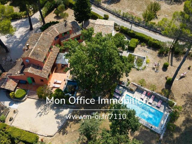 Maison 7 pièces 211 m²