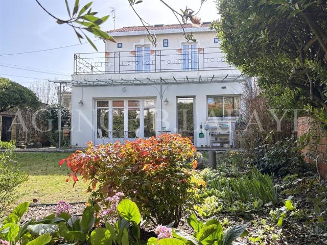 Maison 7 pièces 211 m²