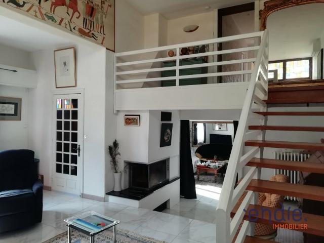 Maison 7 pièces 212 m²