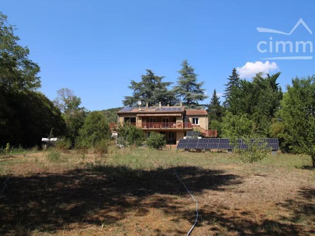 Maison 7 pièces 212 m²