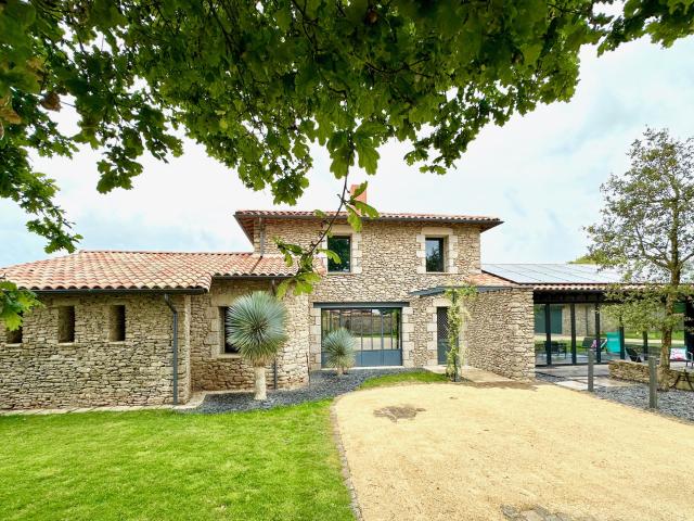 Maison 7 pièces 212 m²