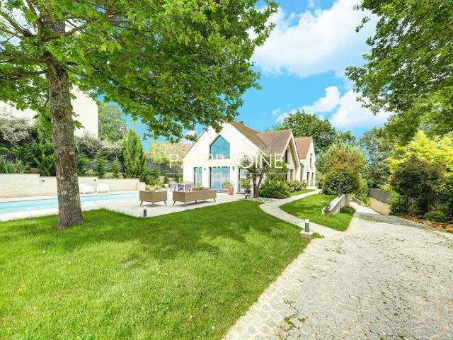 Maison 7 pièces 212 m²