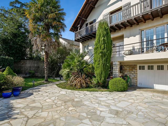Maison 7 pièces 212 m²
