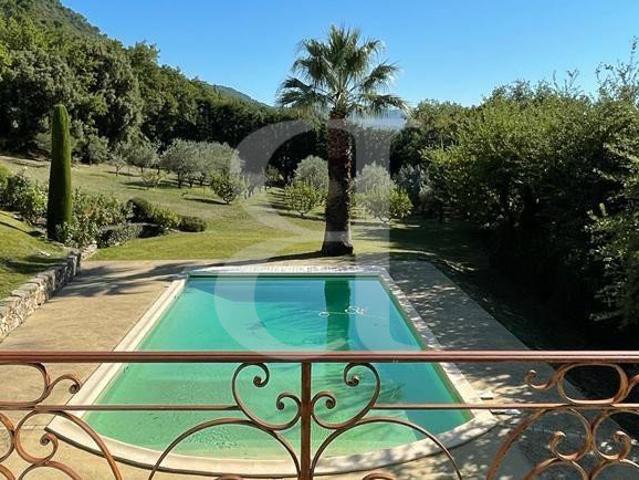 Maison 7 pièces 212 m²