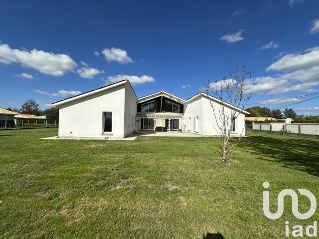 Maison 7 pièces 213 m²