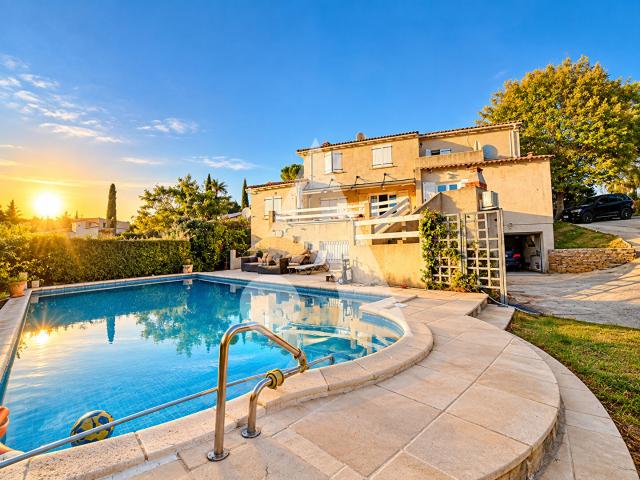 Maison 7 pièces 213 m²