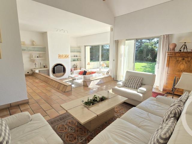 Maison 7 pièces 213 m²