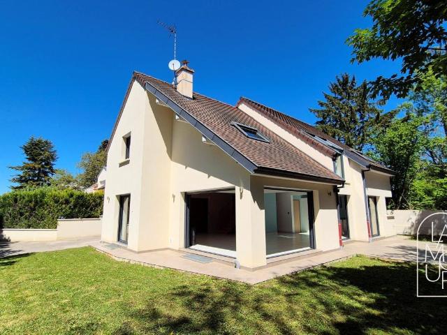 Maison 7 pièces 213 m²