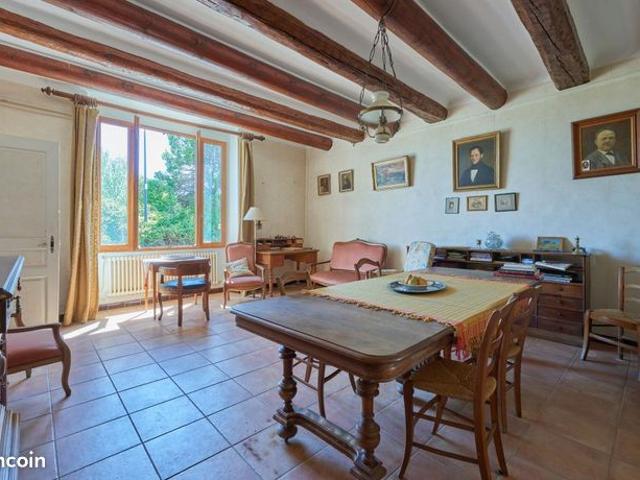 Maison 7 pièces 224 m²