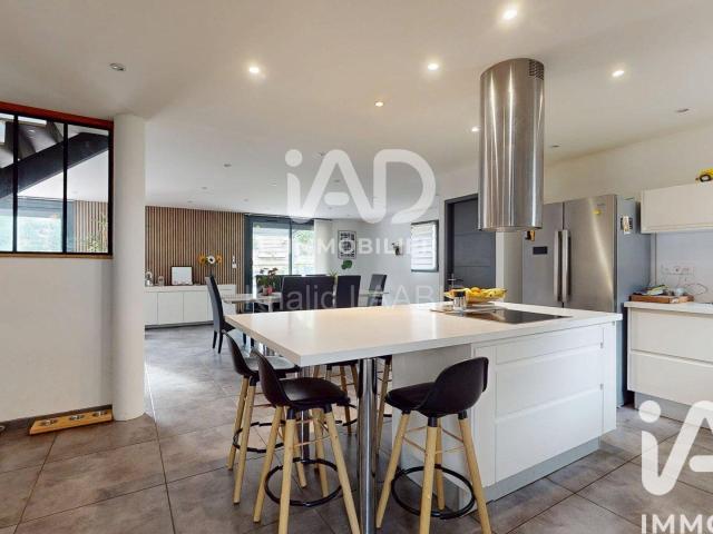 Maison 7 pièces 224 m²