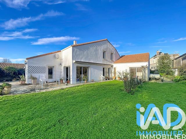 Maison 7 pièces 224 m²