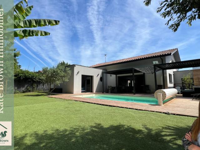 Maison 7 pièces 220 m²