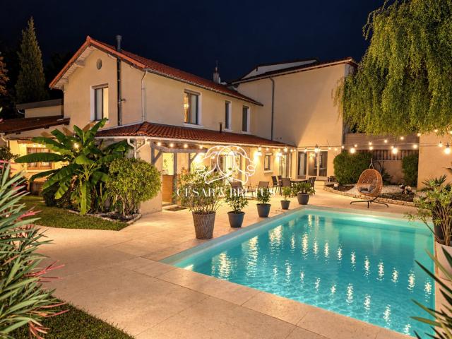 Maison 7 pièces 225 m²