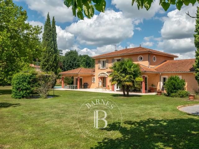 Maison 7 pièces 225 m²