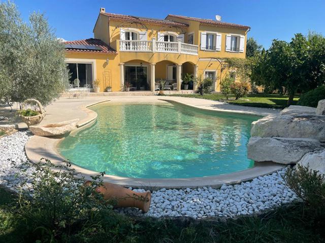 Maison 7 pièces 225 m²