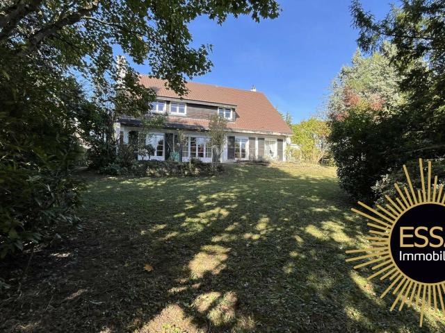 Maison 7 pièces 225 m²
