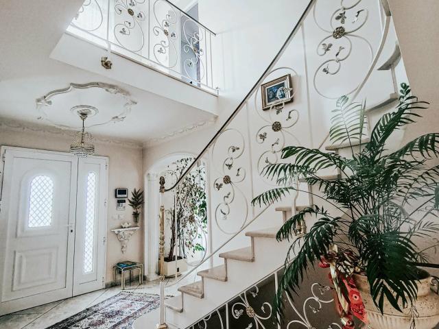 Maison 7 pièces 225 m²