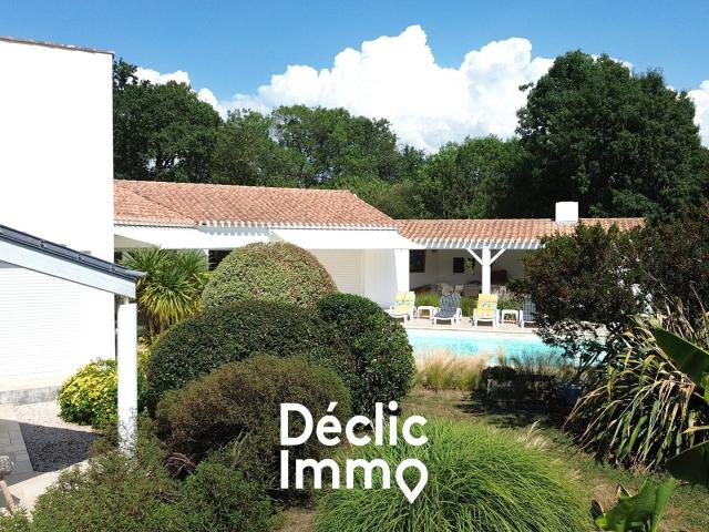 Maison 7 pièces 225 m²