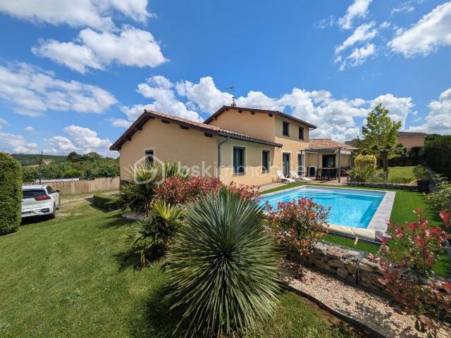 Maison 7 pièces 226 m²