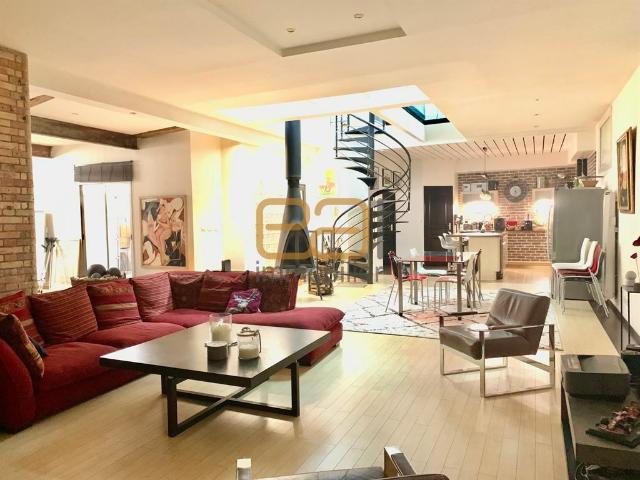 Maison 7 pièces 226 m²