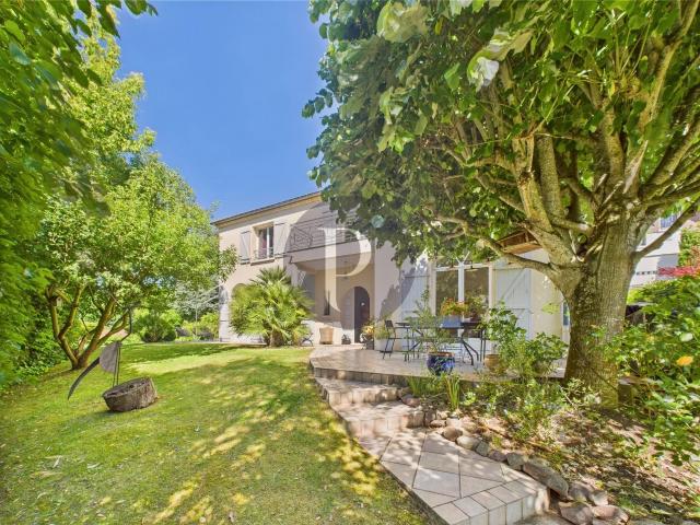 Maison 7 pièces 226 m²