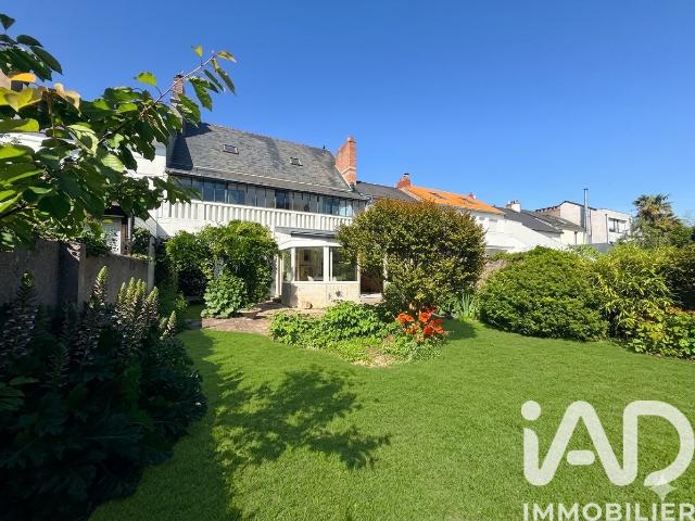 Maison 7 pièces 226 m²