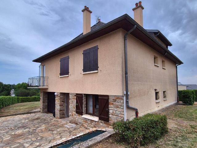 Maison 7 pièces 226 m²