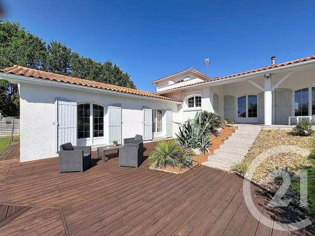 Maison 7 pièces 226 m²