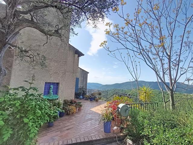 Maison 7 pièces 227 m²