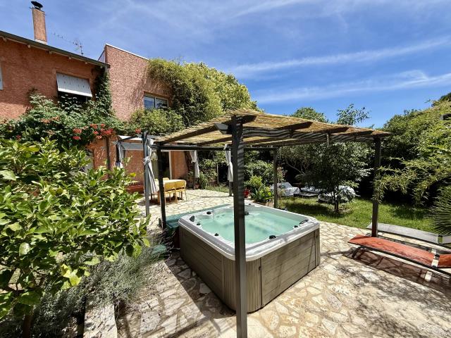 Maison 7 pièces 227 m²
