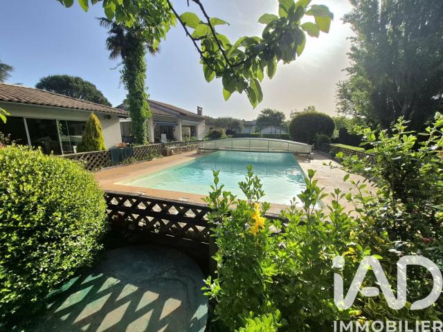 Maison 7 pièces 227 m²