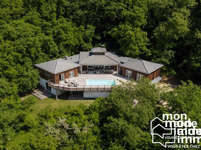 Maison 7 pièces 227 m²